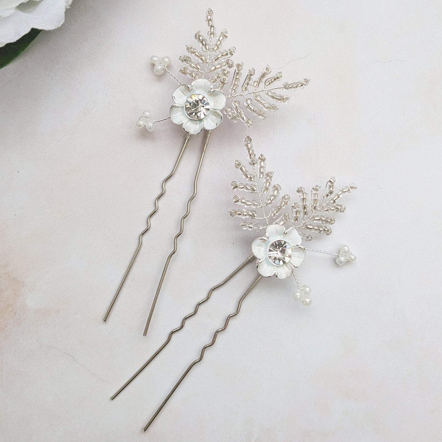 white floral hair pin detail - Susie warner